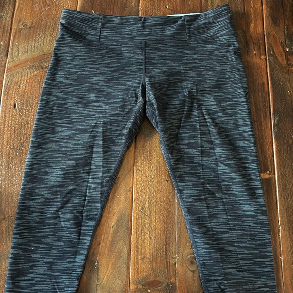 Tuff athletics heathered crops- 3/$25 bundle - Picture 2 of 3